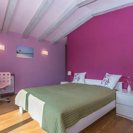 Villa Flora Near Porec With Tennis Court