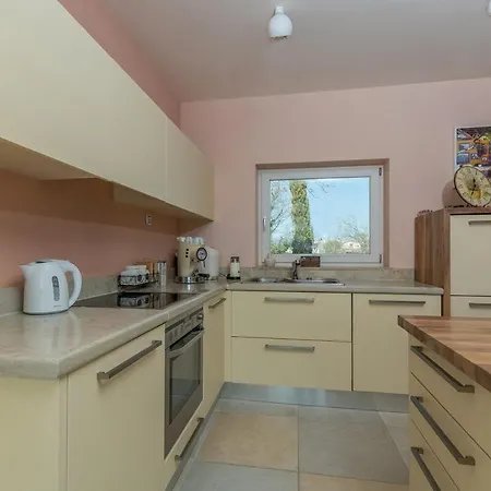Villa Flora Near Porec With Tennis Court Baderna